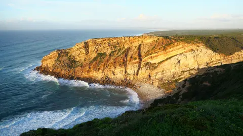 Hình nền Vách Đá Bên Đại Dương 4K · ocean · 3840×2159