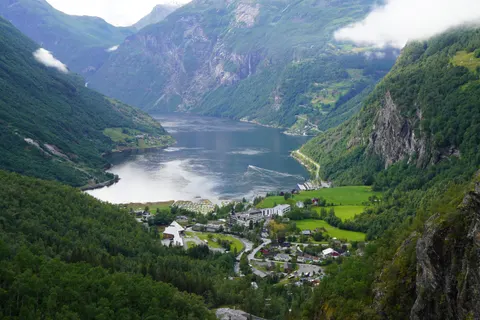 Fond d'écran Fjord norvégien 4K · nature · 3840×2560