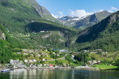 Fond d'écran Fjord norvégien 4K · nature · 3840×2560
