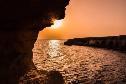 Hình nền Vách Đá Bên Đại Dương 4K · ocean · 3840×2560