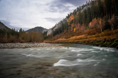 Autumn River 4K Wallpaper · nature · 3840×2560