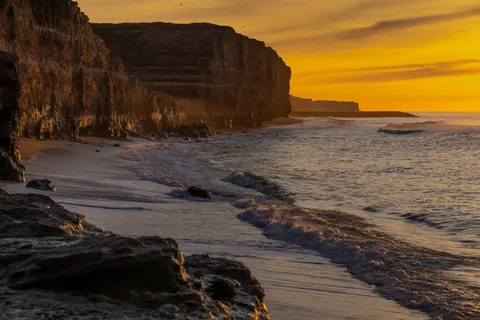 Hình nền Vách Đá Bên Đại Dương 4K · ocean · 3840×2560