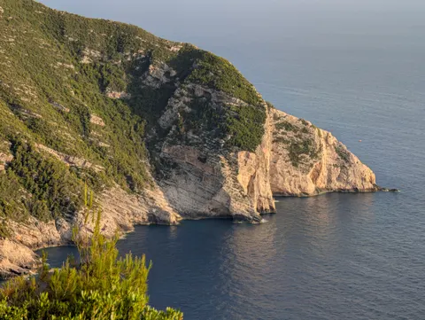 Fond d'écran Falaise sur l'océan 4K · ocean · 3840×2891