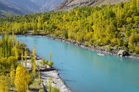 Autumn River 4K Wallpaper · nature · 3840×2563
