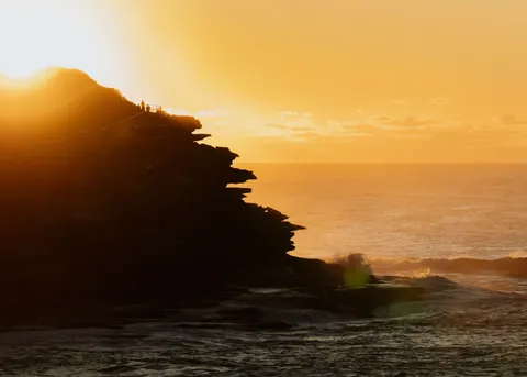 Hình nền Vách Đá Bên Đại Dương 4K · ocean · 3840×2743