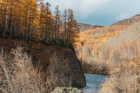 Autumn River 4K Wallpaper · nature · 3840×2560