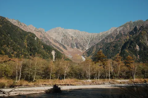 Autumn River 4K Wallpaper · nature · 3840×2560