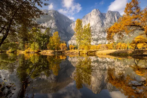 Autumn River 4K Wallpaper · nature · 3840×2561