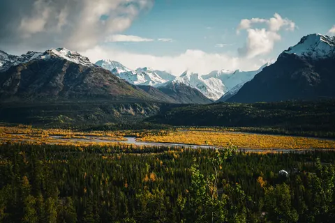 Autumn River 4K Wallpaper · nature · 3840×2561