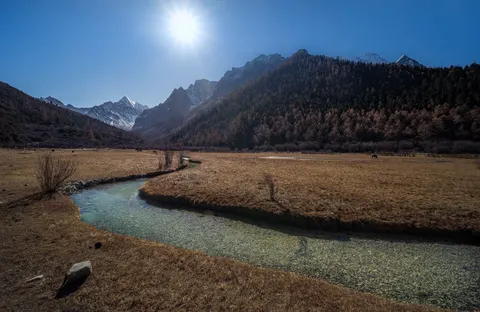 Autumn River 4K Wallpaper · nature · 3840×2499