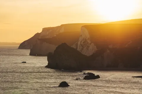 Hình nền Vách Đá Bên Đại Dương 4K · ocean · 3840×2561