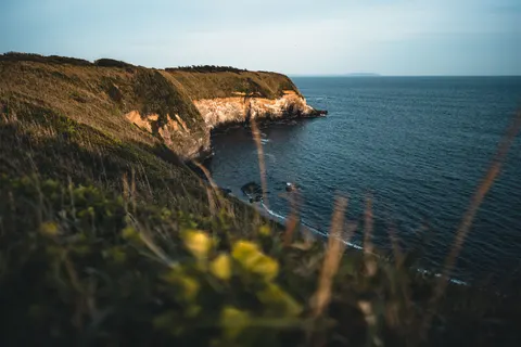 Hình nền Vách Đá Bên Đại Dương 4K · ocean · 3840×2561
