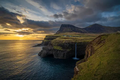 Hình nền Vách Đá Bên Đại Dương 4K · ocean · 3840×2560