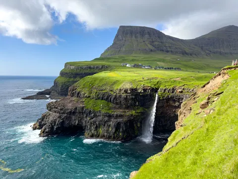 خلفية منحدر المحيط بدقة 4K · ocean · 3840×2880