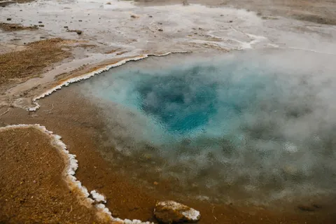 Hot Spring 4K Wallpaper · nature · 3840×2560