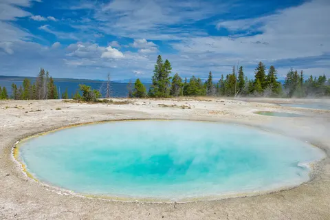Hot Spring 4K Wallpaper · nature · 3840×2563