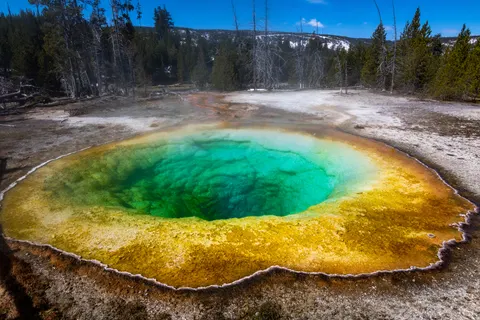 خلفية ينبوع حار بدقة 4K · nature · 3840×2560