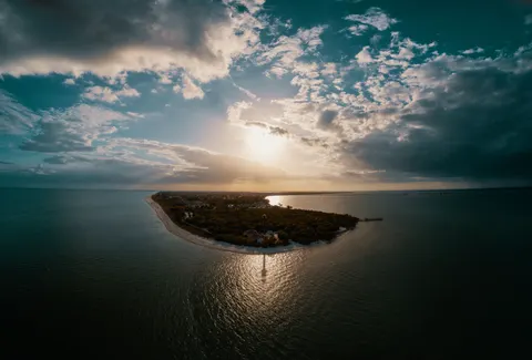 Insel aus der Luft 4K Hintergrundbild · ocean · 3840×2598