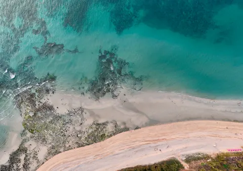 Tapeta Wyspa z Lotu Ptaka 4K · ocean · 3840×2703