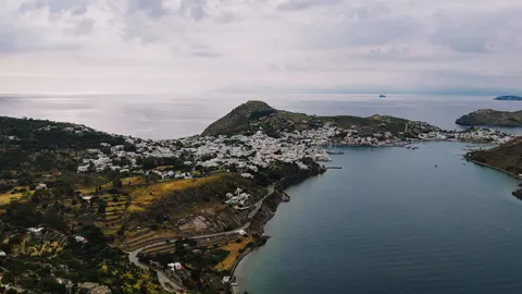 Sfondo Isola dal Drone 4K · ocean · 3840×2160
