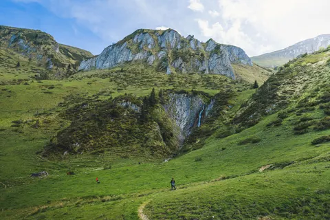 Mountain Trail 4K Wallpaper · mountains · 3840×2560