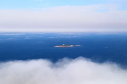 Sfondo Isola dal Drone 4K · ocean · 3840×2560