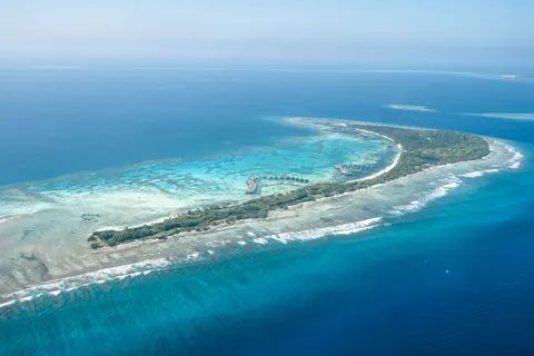 海島航拍 4K桌布 · ocean · 3840×2560
