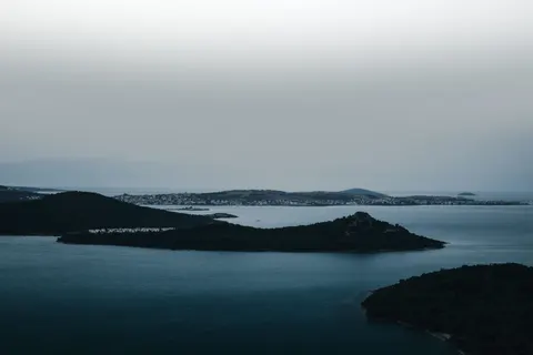 海島航拍 4K桌布 · ocean · 3840×2560