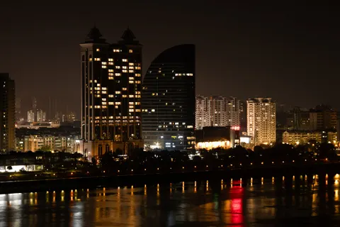 Fond d'écran Skyline nocturne 4K · city · 3840×2560