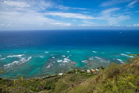 خلفية شاطئ استوائي بدقة 4K · ocean · 3840×2560