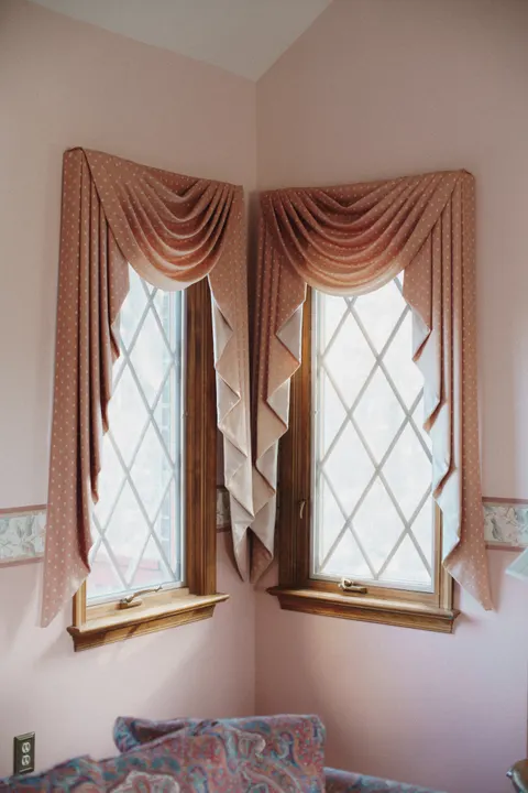 Curtain Light Phone Wallpaper · aesthetic · 1440×2159