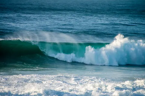 Surf Wave 4K Wallpaper · ocean · 3840×2563