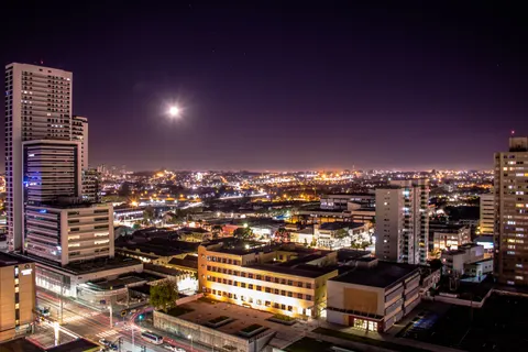 城市夜景天際線 4K桌布 · city · 3840×2560