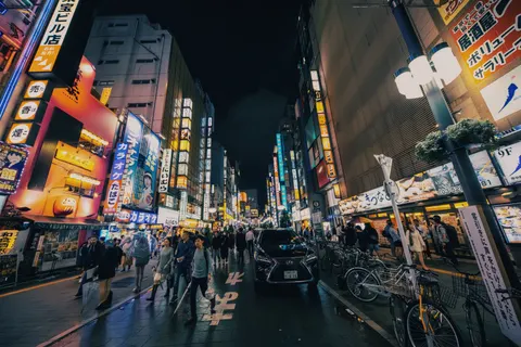 霓虹街道 4K桌布 · city · 3840×2560