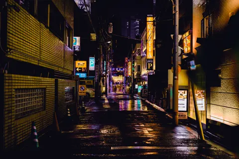 नियॉन शहर की गली 4K वॉलपेपर · city · 3840×2560