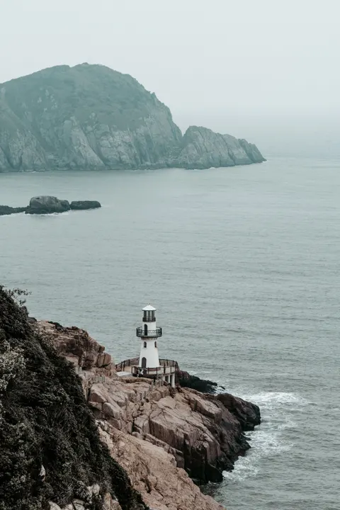 Lighthouse Phone Wallpaper · vertical · 1440×2160
