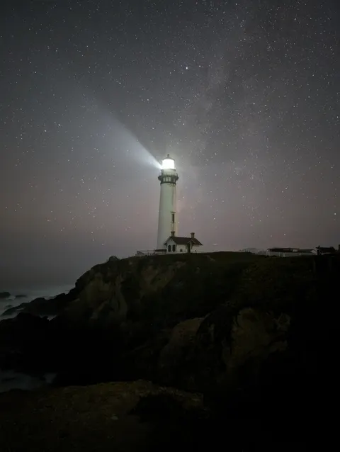 Lighthouse Phone Wallpaper · vertical · 1440×1913