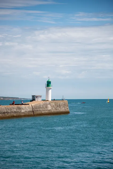 Lighthouse Phone Wallpaper · vertical · 1440×2160