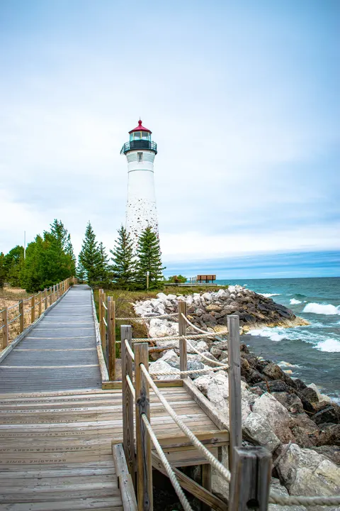 Lighthouse Phone Wallpaper · vertical · 1440×2160