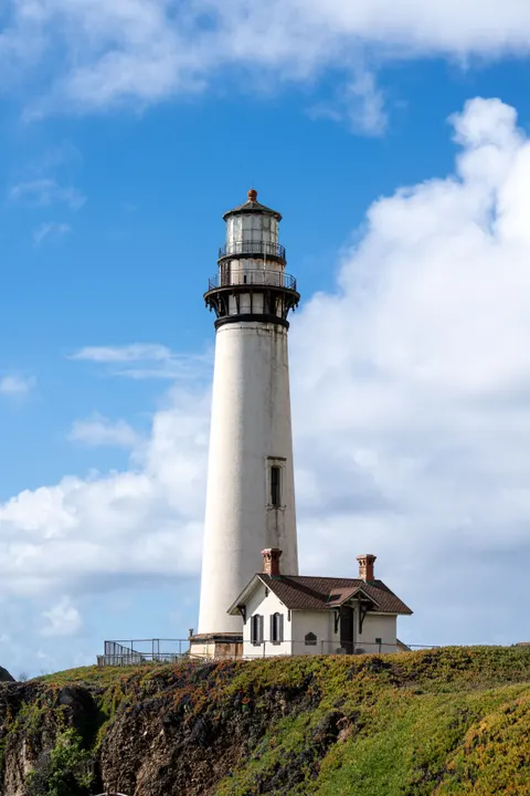 Lighthouse Phone Wallpaper · vertical · 1440×2160