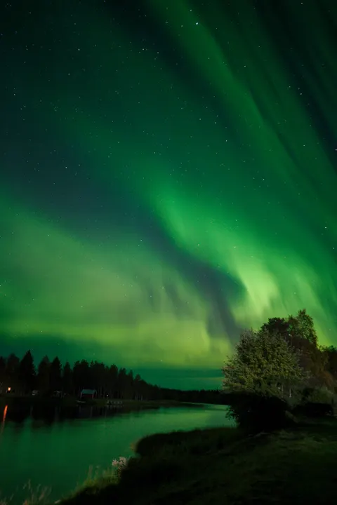 Aurora Phone Wallpaper · vertical · 1440×2160