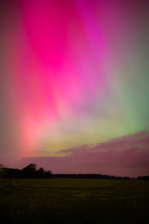 Aurora Phone Wallpaper · vertical · 1440×2164