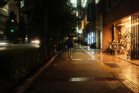 네온 도시 거리 4K 배경화면 · city · 3840×2560