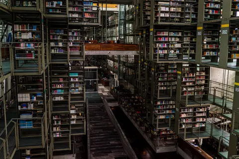 Grand Library 4K Wallpaper · architecture · 3840×2560
