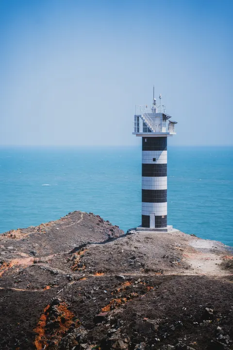 Lighthouse Phone Wallpaper · vertical · 1440×2160