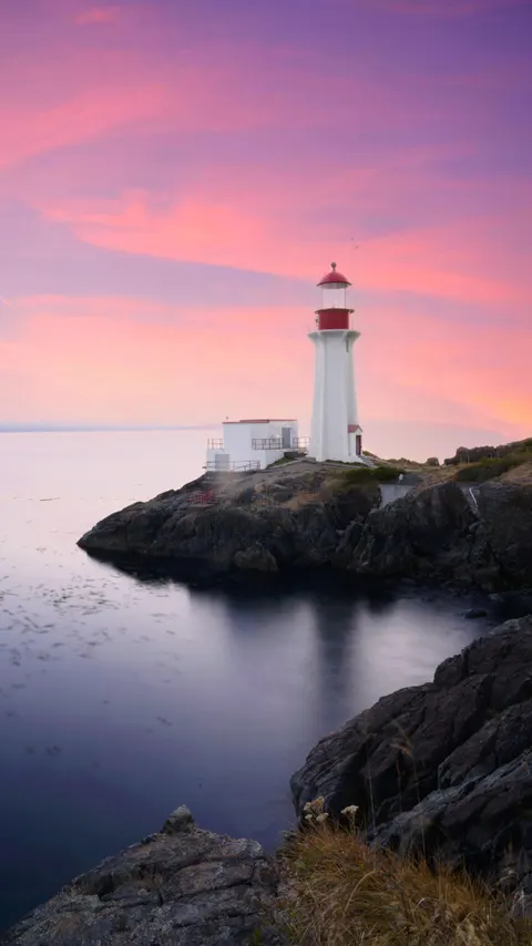 Lighthouse Phone Wallpaper · vertical · 1440×2561