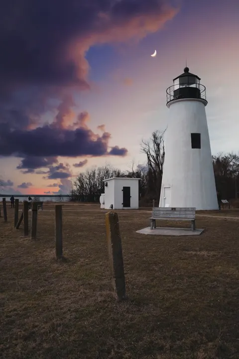 Lighthouse Phone Wallpaper · vertical · 1440×2160