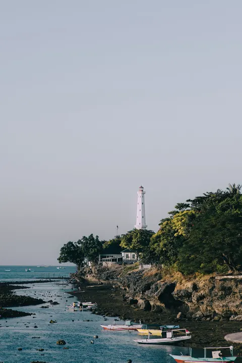 Lighthouse Phone Wallpaper · vertical · 1440×2160