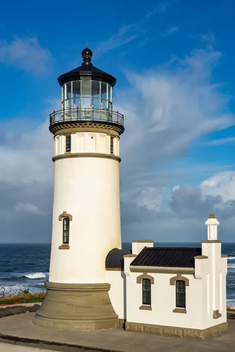 Lighthouse Phone Wallpaper · vertical · 1440×2160