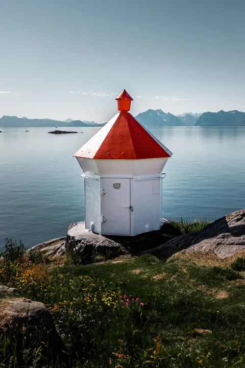 Lighthouse Phone Wallpaper · vertical · 1440×2160